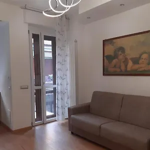 Elegante Ideale: Casa Vacanza-affari Milano